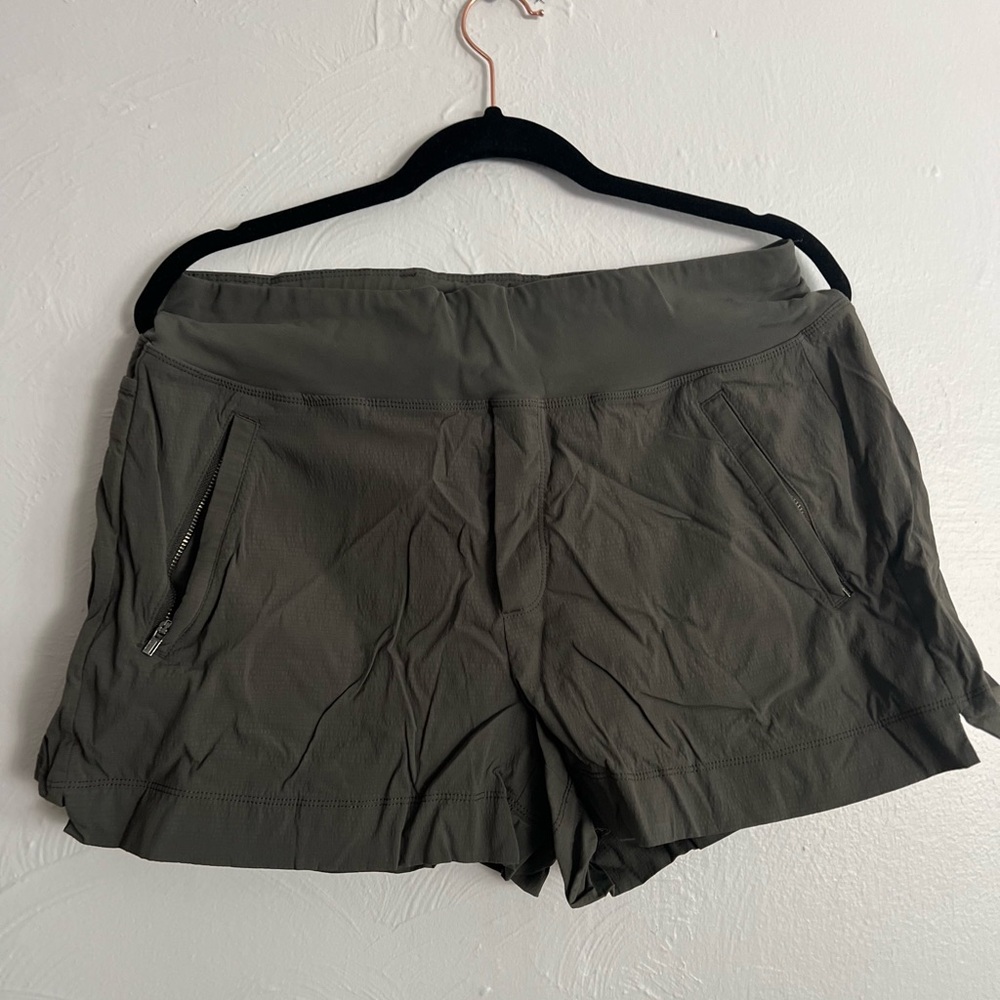 Athleta Trekkie North Shorts